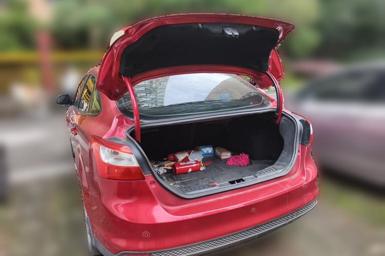 Used Ford Focus 2012 Sedan 1.6L Manual Fashion Edition Trunk