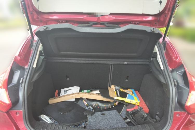 Used Ford Focus 2012 Hatchback 1.6L Automatic Fashion Edition Trunk