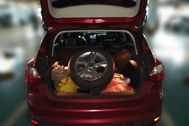 Used Ford Focus 2012 Hatchback 1.6L Automatic Fashion Edition Trunk