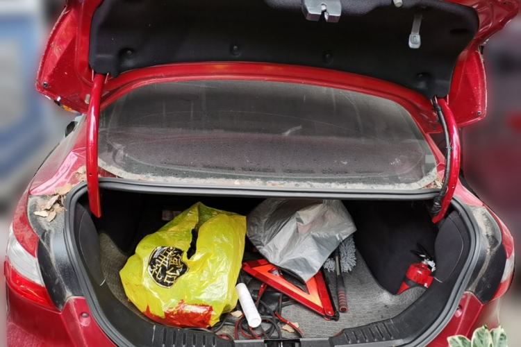 Used Ford Focus 2012 Sedan 1.6L Manual Comfort Model Trunk