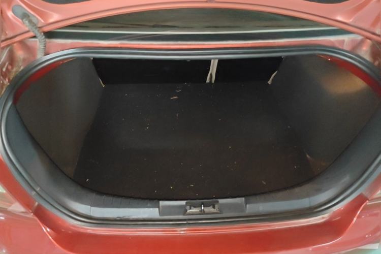 Used Ford Focus 2012 Sedan Classic 1.8L Automatic Fashion Edition Trunk