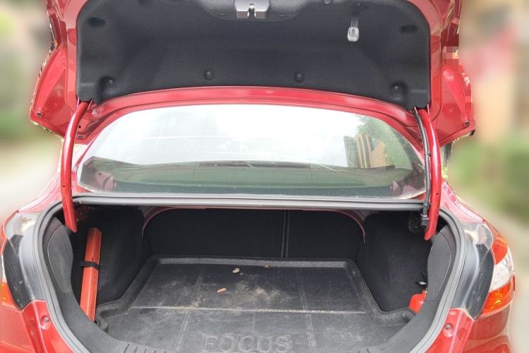 Used Ford Focus 2012 Sedan 1.6L Automatic Fashion Edition Trunk