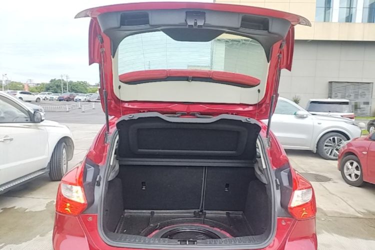 Used Ford Focus 2012 Hatchback 1.6L Automatic Comfort Model Trunk