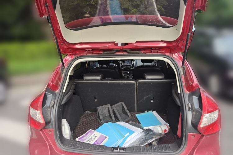 Used Ford Focus 2012 Hatchback 1.6L Automatic Fashion Edition Trunk