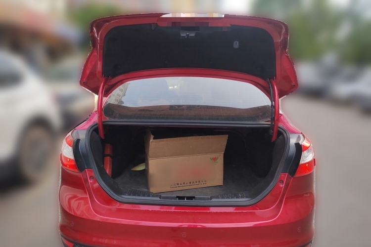 Used Ford Focus 2012 Sedan 1.6L Manual Fashion Edition Trunk