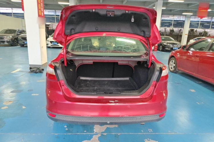 Used Ford Focus 2012 Sedan 1.6L Automatic Comfort Model Trunk