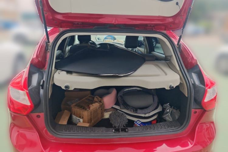 Used Ford Focus 2012 Hatchback 1.6L Automatic Fashion Edition Trunk
