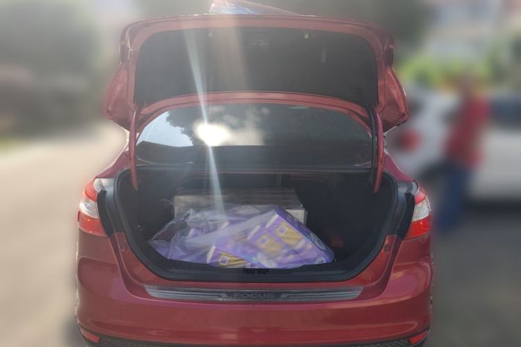 Used Ford Focus 2012 Sedan 1.6L Automatic Comfort Model Trunk
