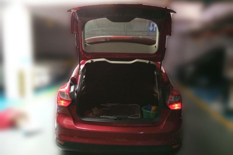 Used Ford Focus 2012 Hatchback 1.6L Automatic Fashion Edition Trunk