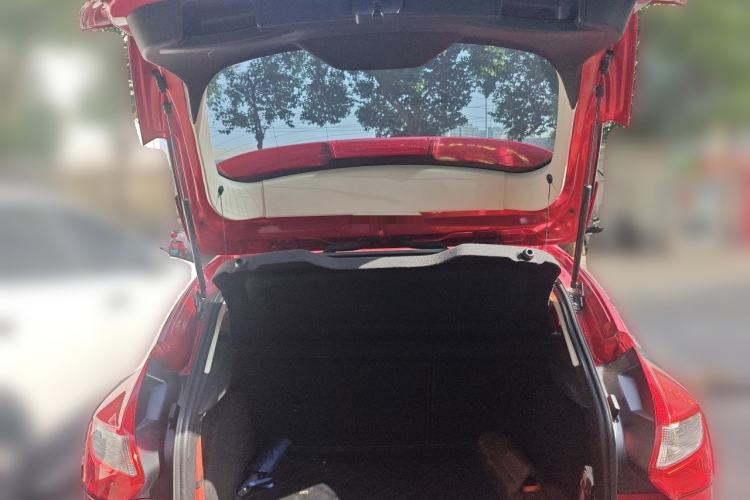 Used Ford Focus 2012 Hatchback 1.6L Automatic Fashion Edition Trunk