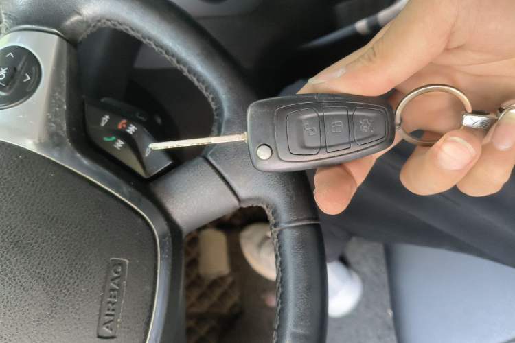 Used Ford Focus 2012 Hatchback 1.6L Automatic Fashion Edition Vehicle Key
