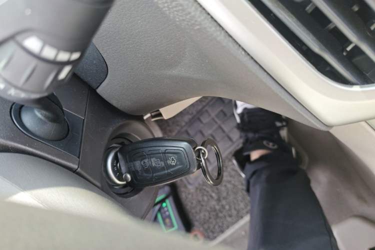 Used Ford Focus 2012 Hatchback 1.6L Automatic Fashion Edition Vehicle Key