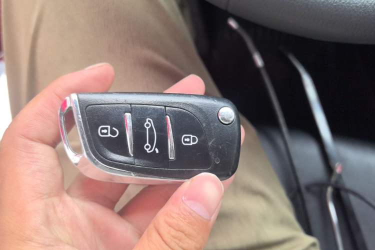 Used Ford Focus 2012 Hatchback 1.6L Automatic Fashion Edition Vehicle Key