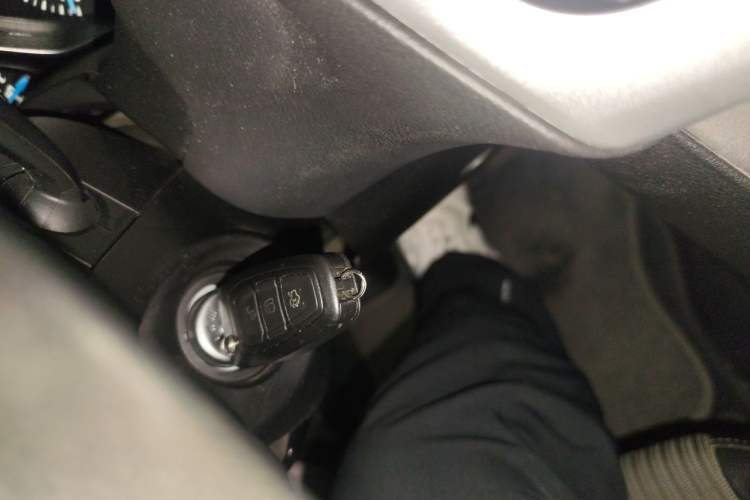 Used Ford Focus 2012 Hatchback 1.6L Automatic Fashion Edition Vehicle Key