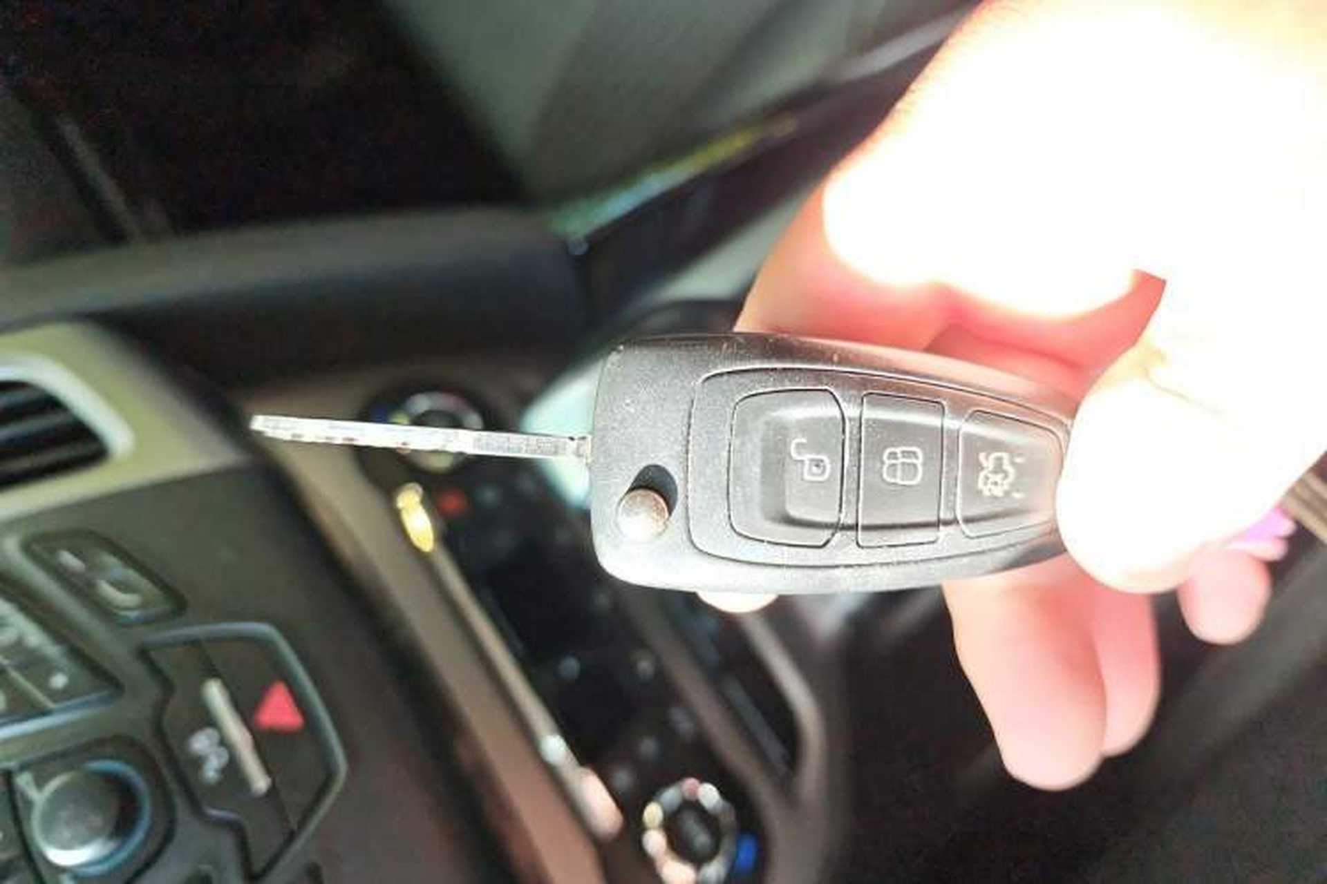 Used Ford Focus 2012 Hatchback 1.6L Automatic Fashion Edition Vehicle Key