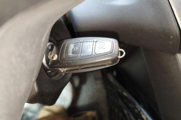 Used Ford Focus 2012 Hatchback 1.6L Automatic Fashion Edition Vehicle Key