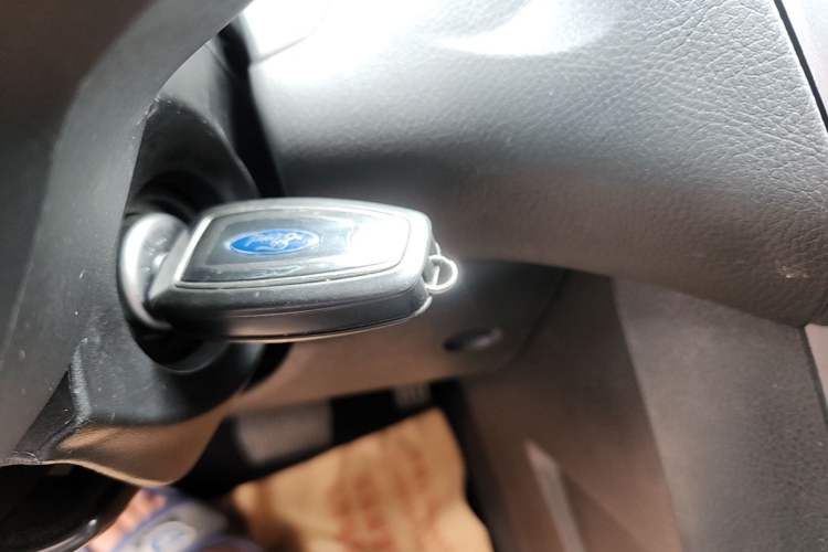 Used Ford Focus 2012 Hatchback 1.6L Automatic Fashion Edition Vehicle Key