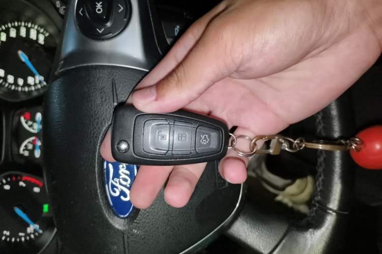 Used Ford Focus 2012 Hatchback 1.6L Automatic Fashion Edition Vehicle Key