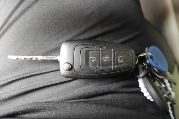 Used Ford Focus 2012 Hatchback 1.6L Manual Fashion Edition Vehicle Key