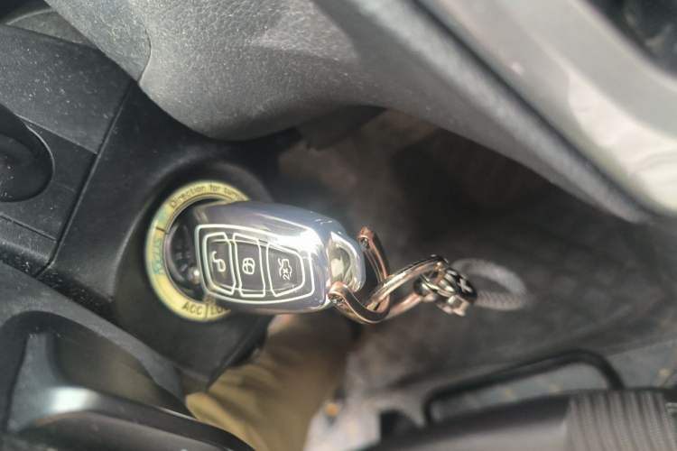 Used Ford Focus 2012 Hatchback 1.6L Automatic Fashion Edition Vehicle Key