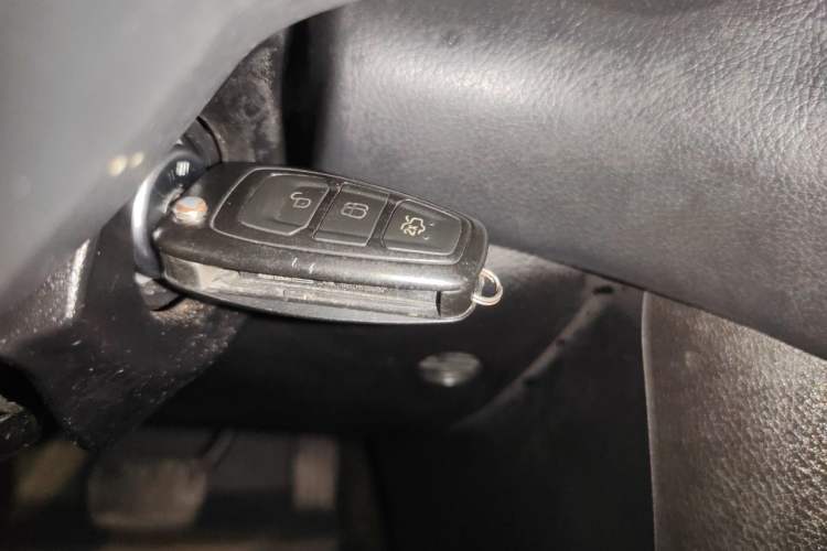 Used Ford Focus 2012 Hatchback 1.6L Automatic Fashion Edition Vehicle Key