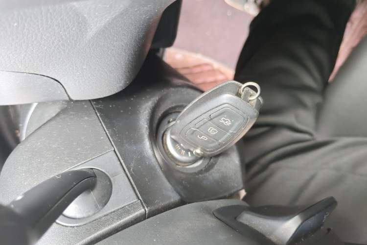 Used Ford Focus 2012 Hatchback 1.6L Automatic Fashion Edition Vehicle Key