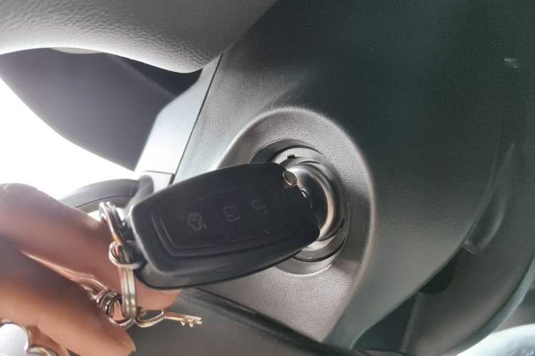 Used Ford Focus 2012 Hatchback 1.6L Automatic Fashion Edition Vehicle Key