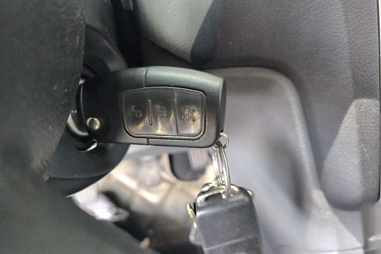 Used Ford Focus 2012 Sedan Classic 1.8L Automatic Base Model Vehicle Key