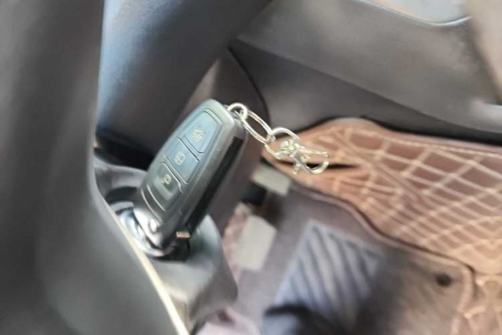 Used Ford Focus 2012 Hatchback 1.6L Automatic Fashion Edition Vehicle Key