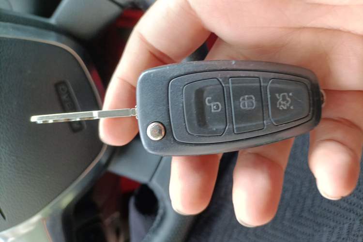 Used Ford Focus 2012 Hatchback 1.6L Automatic Fashion Edition Vehicle Key
