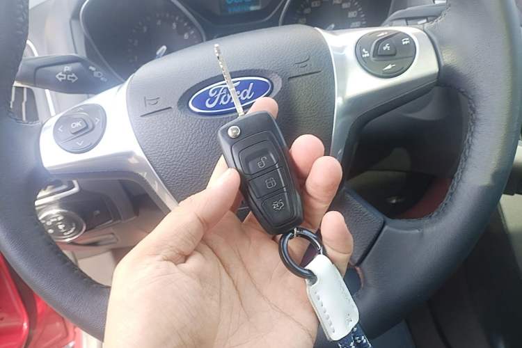 Used Ford Focus 2012 Hatchback 1.6L Automatic Fashion Edition Vehicle Key