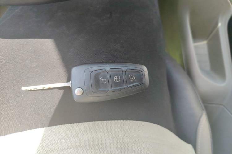 Used Ford Focus 2012 Hatchback 1.6L Manual Fashion Edition Vehicle Key