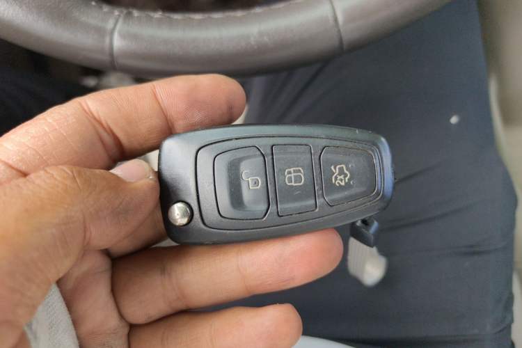 Used Ford Focus 2012 Sedan 1.6L Manual Fashion Edition Vehicle Key