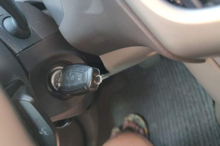 Used Ford Focus 2012 Hatchback 1.6L Automatic Fashion Edition Vehicle Key