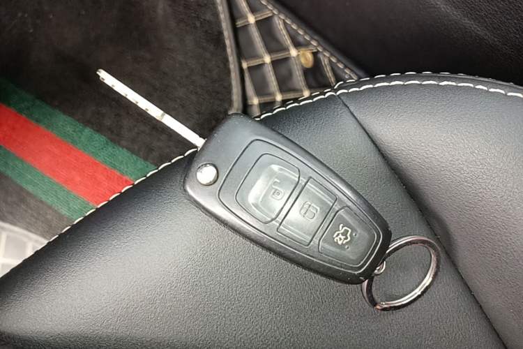 Used Ford Focus 2012 Hatchback 1.6L Automatic Fashion Edition Vehicle Key