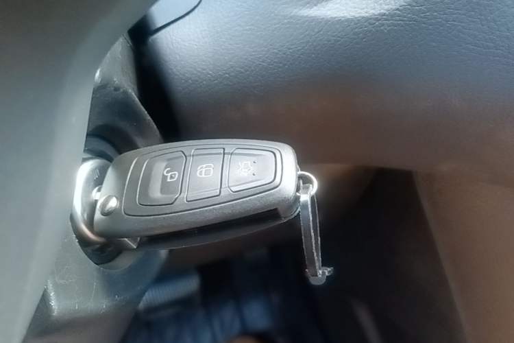 Used Ford Focus 2012 Hatchback 1.6L Automatic Fashion Edition Vehicle Key