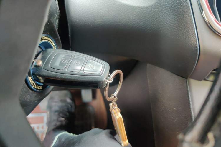 Used Ford Focus 2012 Hatchback 1.6L Automatic Fashion Edition Vehicle Key