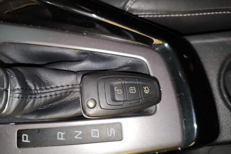 Used Ford Focus 2012 Hatchback 1.6L Automatic Fashion Edition Vehicle Key