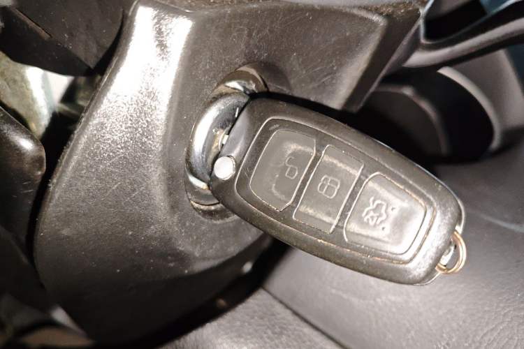 Used Ford Focus 2012 Hatchback 1.6L Automatic Fashion Edition Vehicle Key