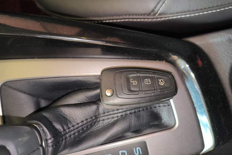 Used Ford Focus 2012 Hatchback 1.6L Automatic Fashion Edition Vehicle Key