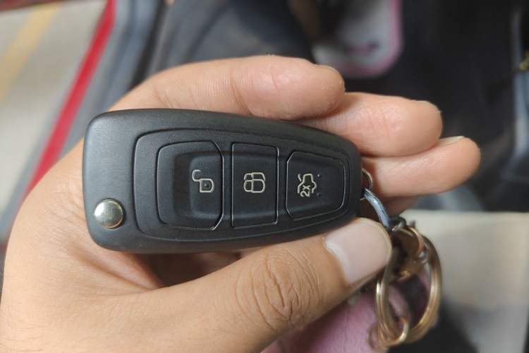 Used Ford Focus 2012 Hatchback 1.6L Automatic Fashion Edition Vehicle Key