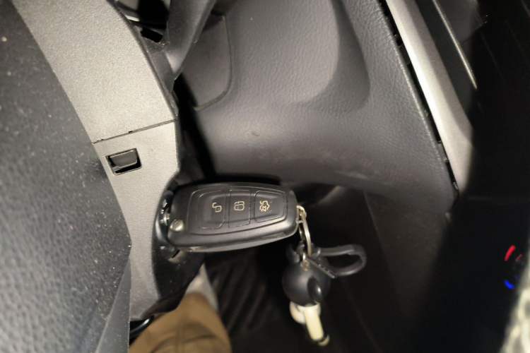Used Ford Focus 2012 Sedan 1.6L Automatic Fashion Edition Vehicle Key