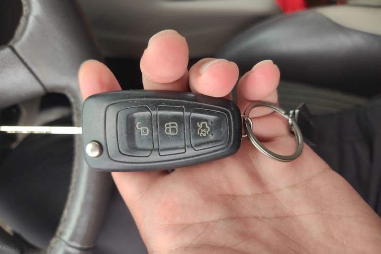 Used Ford Focus 2012 Hatchback 1.6L Automatic Fashion Edition Vehicle Key