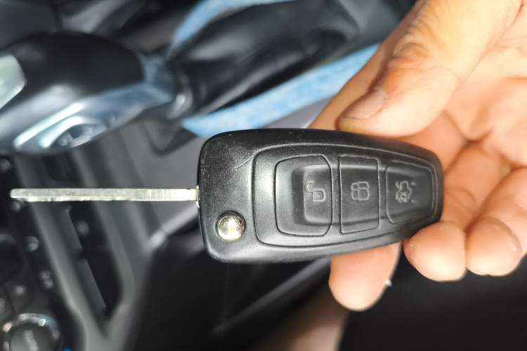 Used Ford Focus 2012 Sedan 1.6L Automatic Fashion Edition Vehicle Key