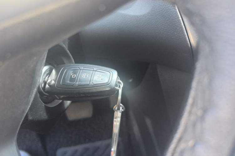 Used Ford Focus 2012 Hatchback 1.6L Automatic Fashion Edition Vehicle Key