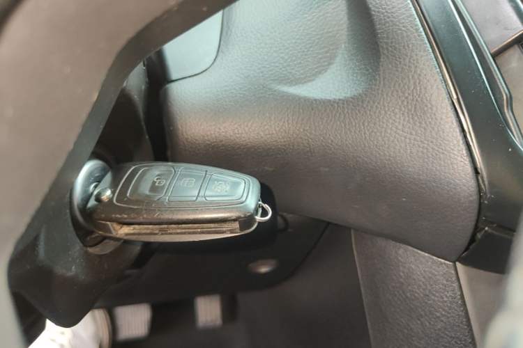 Used Ford Focus 2012 Hatchback 1.6L Automatic Fashion Edition Vehicle Key