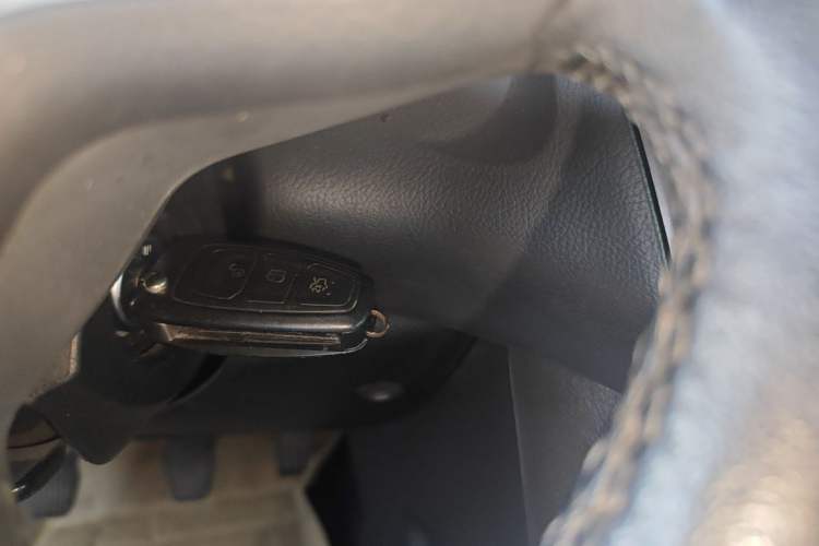 Used Ford Focus 2012 Hatchback 1.6L Manual Fashion Edition Vehicle Key