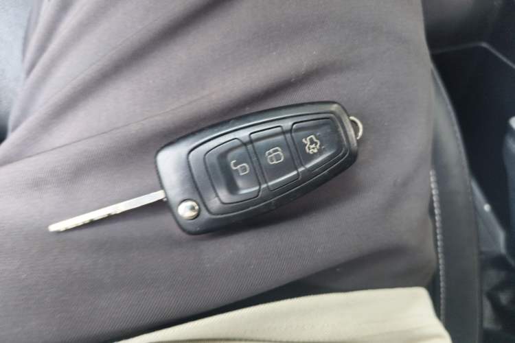 Used Ford Focus 2012 Sedan 1.6L Automatic Fashion Edition Vehicle Key