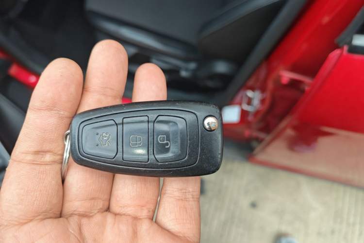 Used Ford Focus 2012 Sedan 1.6L Automatic Fashion Edition Vehicle Key