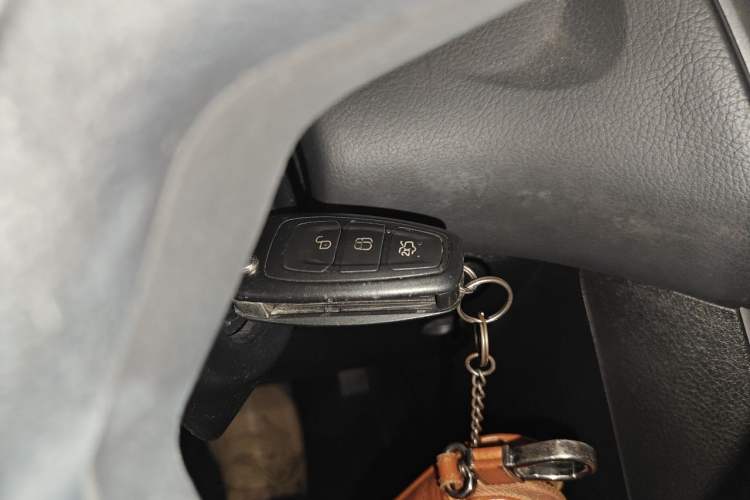 Used Ford Focus 2012 Hatchback 1.6L Automatic Fashion Edition Vehicle Key